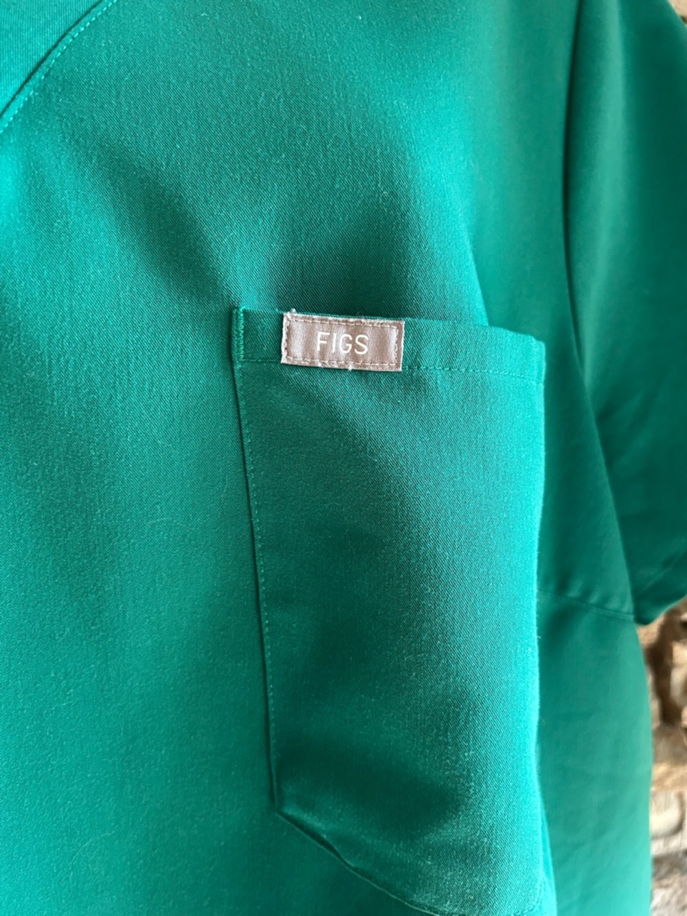 Figs Technical Collection Catarina Hunter Green Scrub top size 4x - Picture 2 of 6